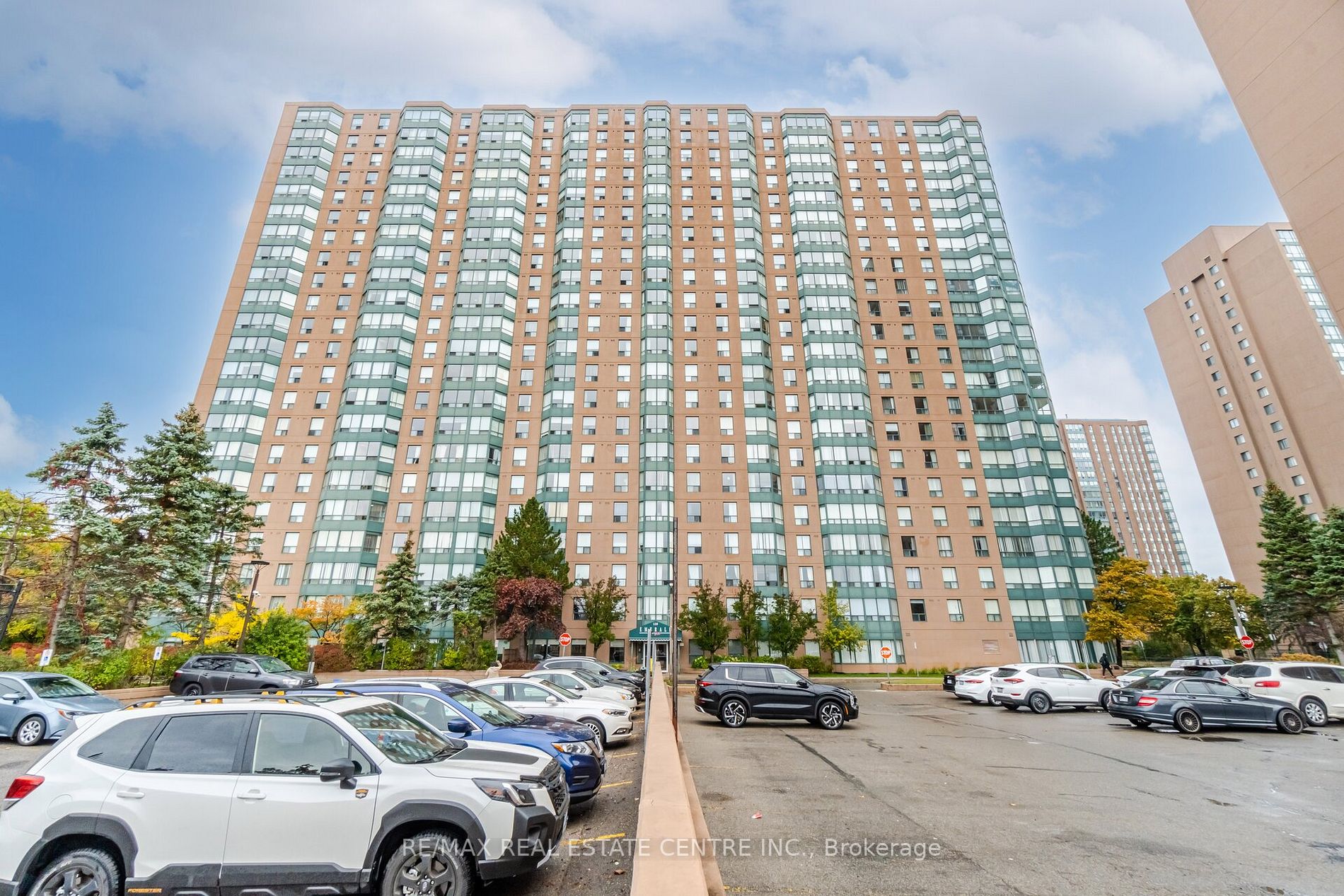 135 Hillcrest Ave, #2216
