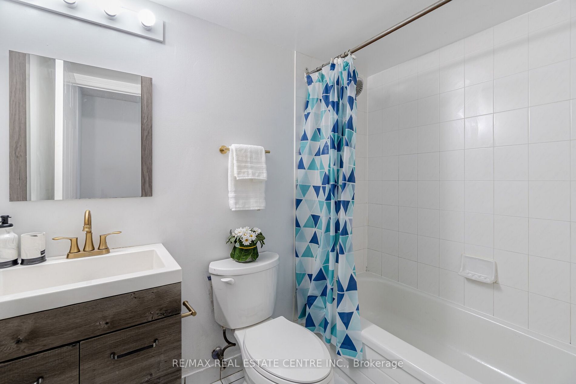 135 Hillcrest Ave, #2216