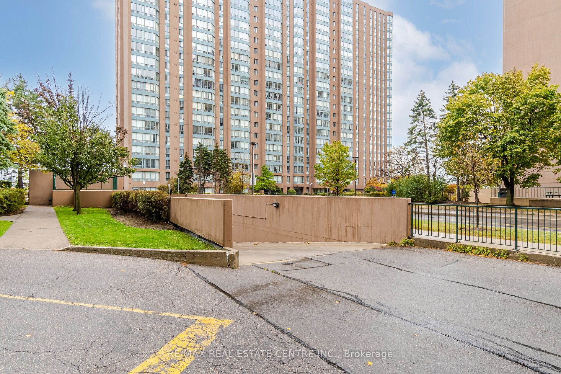 135 Hillcrest Ave, #2216