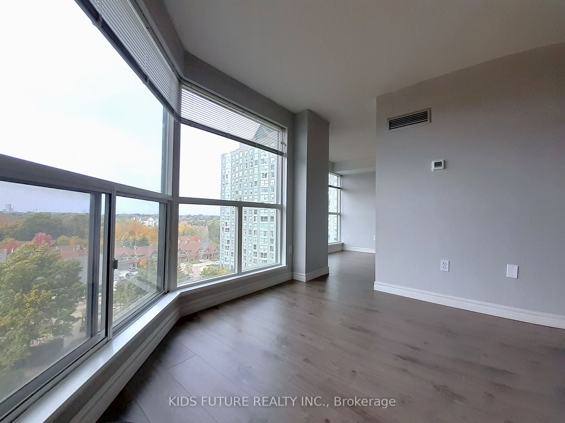 2177 Burnhamthorpe Rd W, #906