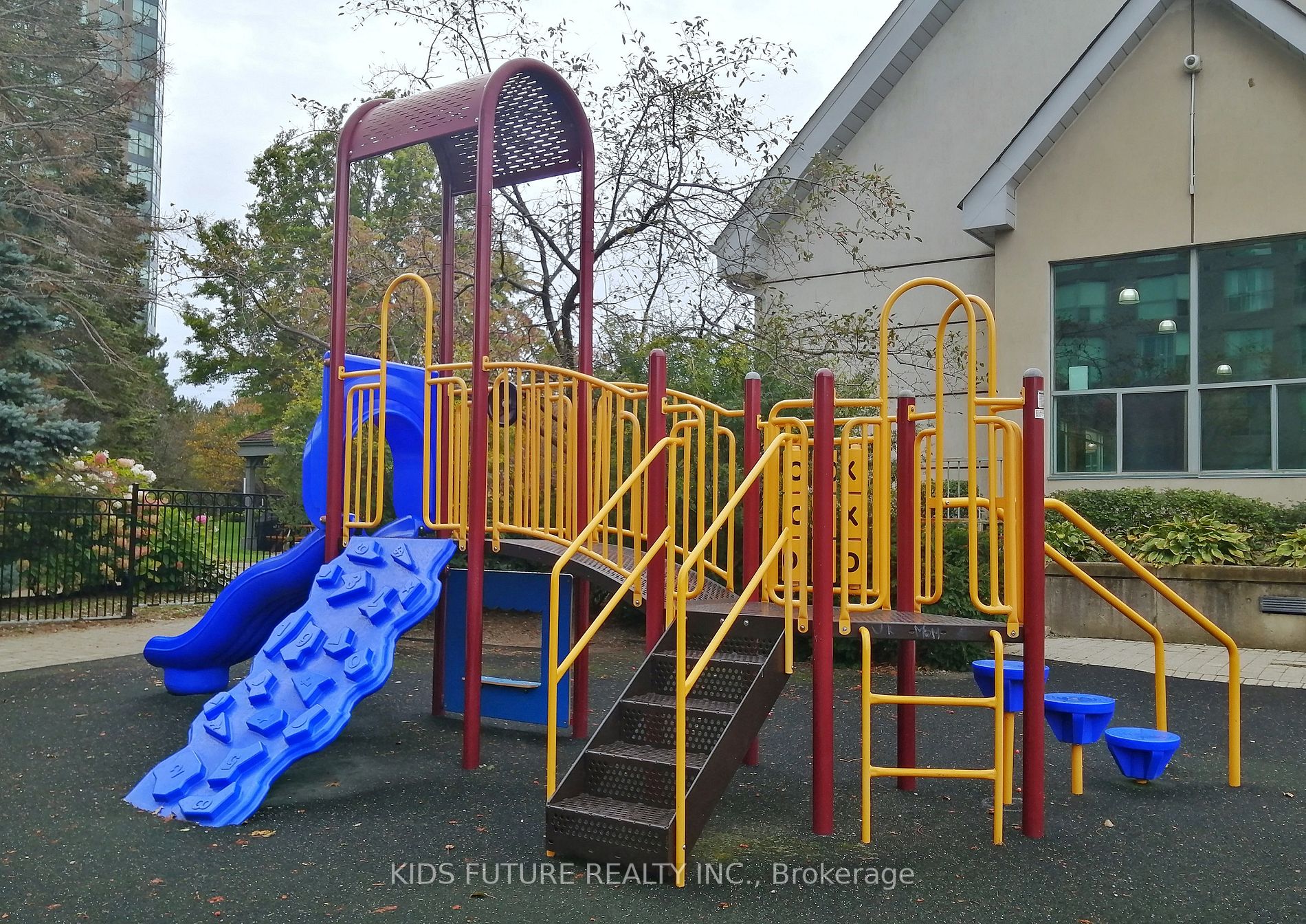 2177 Burnhamthorpe Rd W, #906