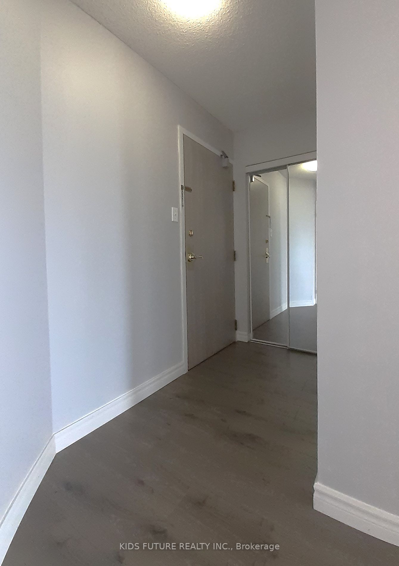 2177 Burnhamthorpe Rd W, #906