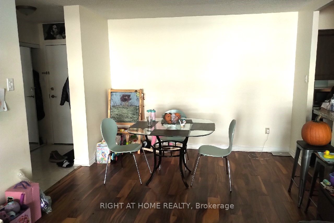 80 Quebec Ave, #607