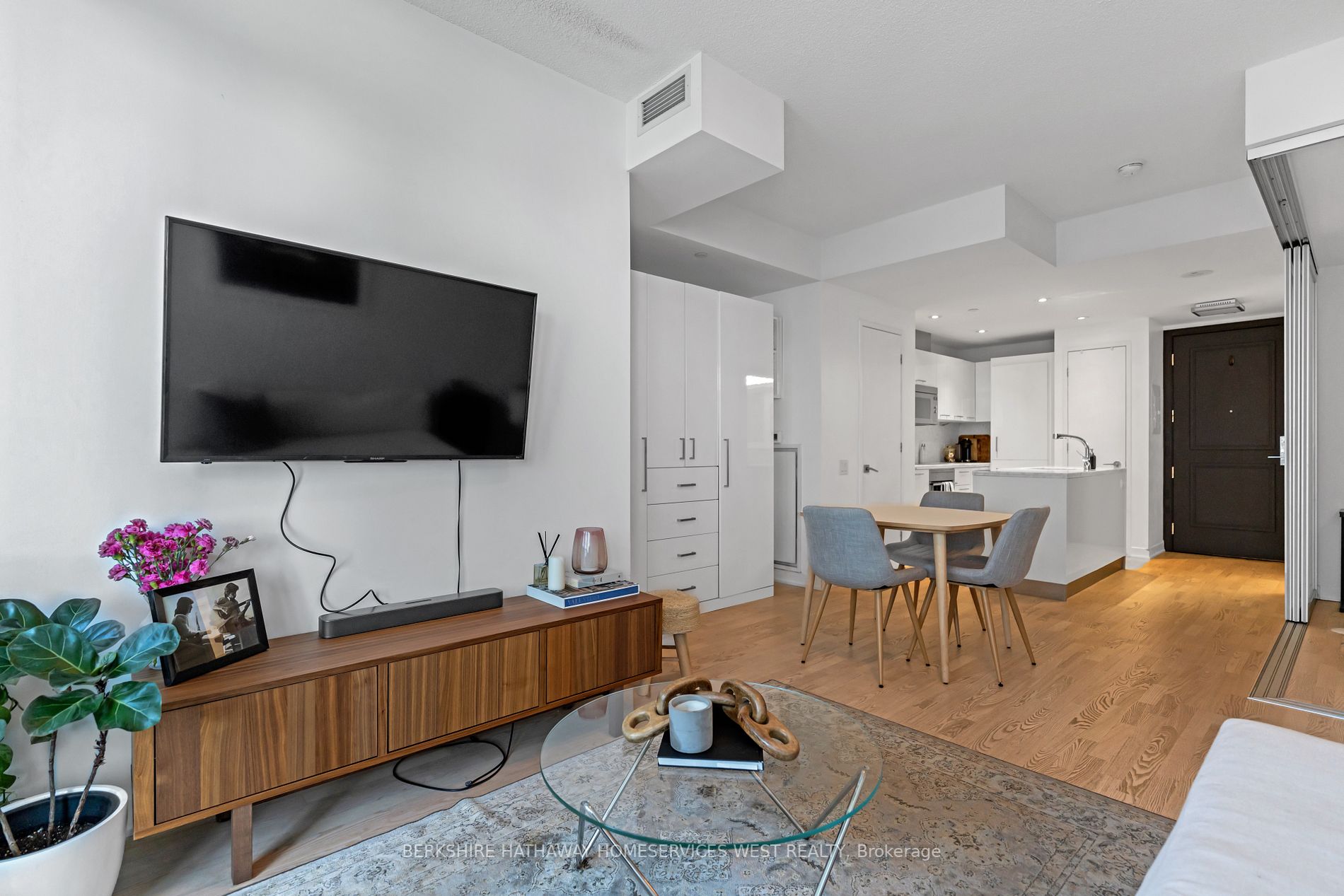 90 Park Lawn Rd, #2802