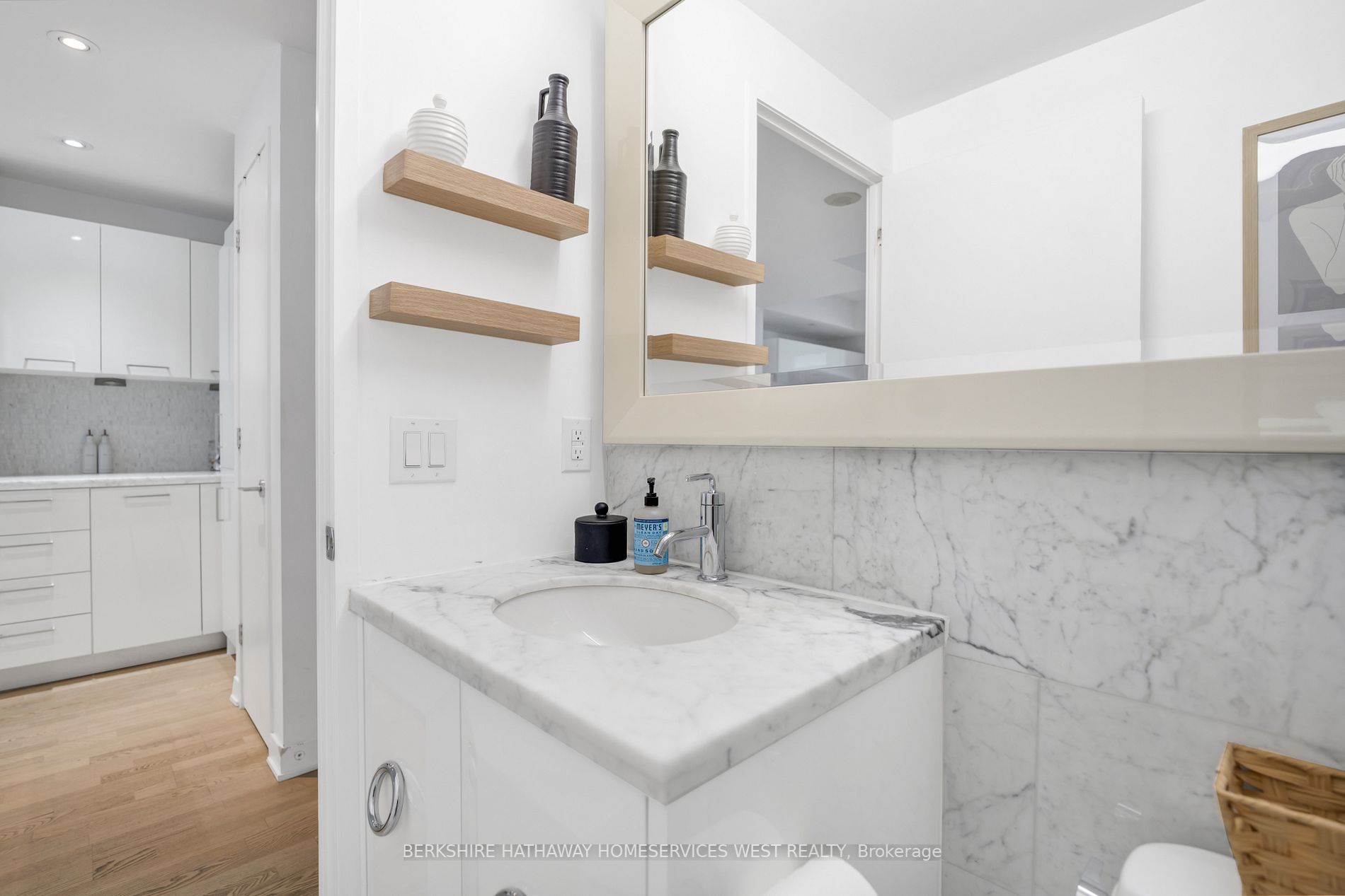 90 Park Lawn Rd, #2802