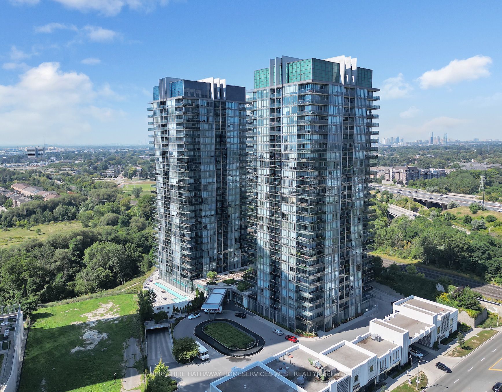 90 Park Lawn Rd, #2802