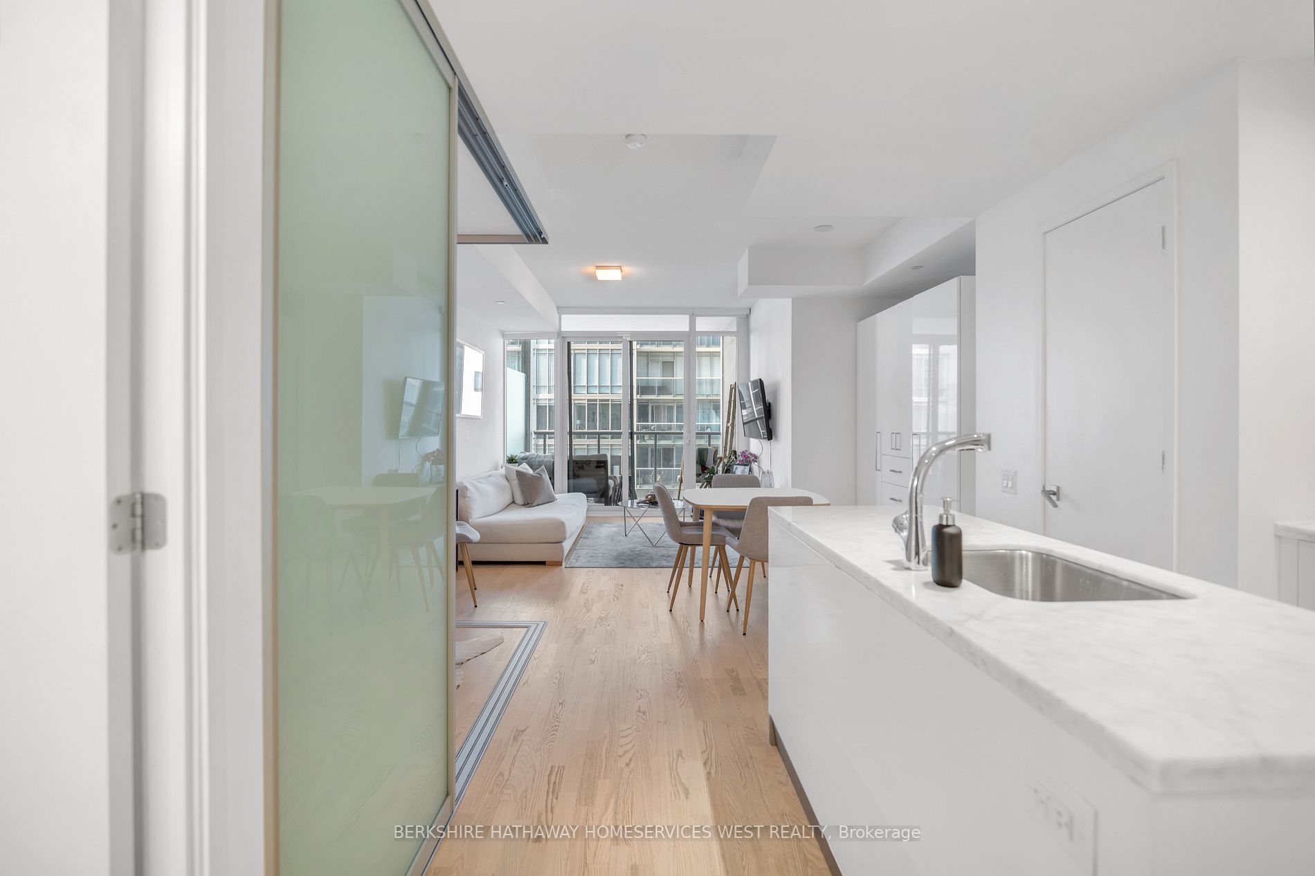 90 Park Lawn Rd, #2802
