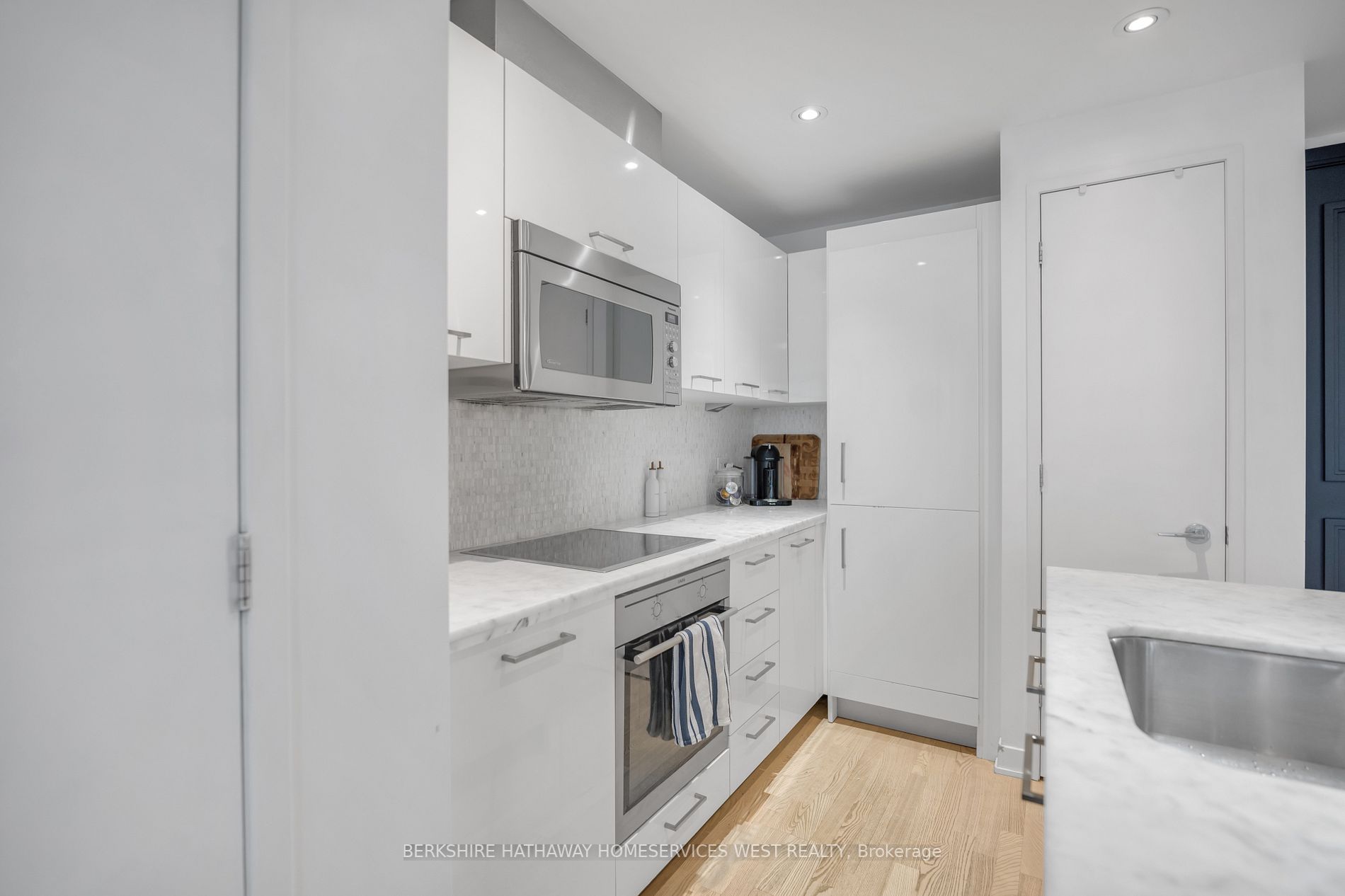 90 Park Lawn Rd, #2802