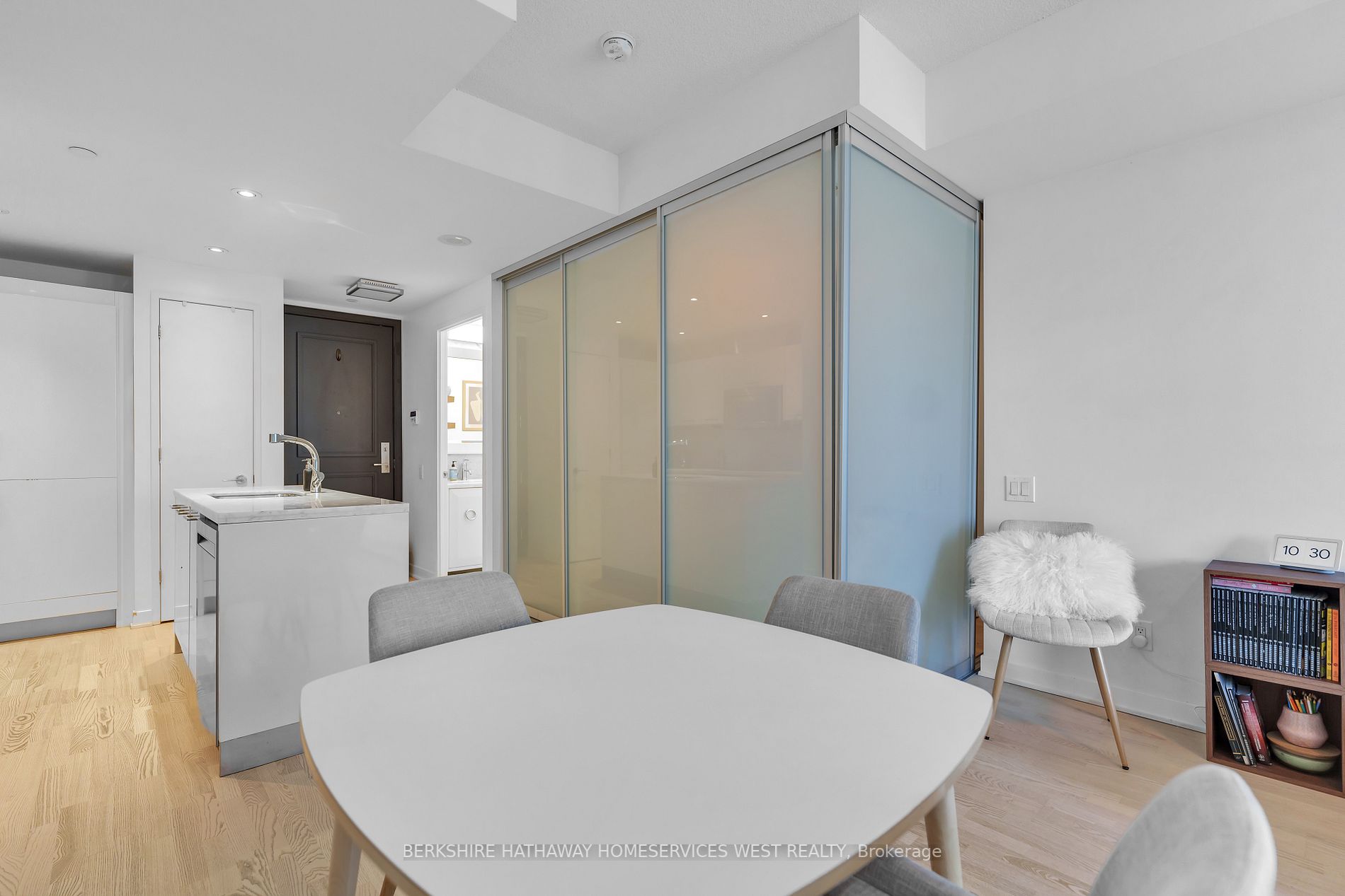 90 Park Lawn Rd, #2802
