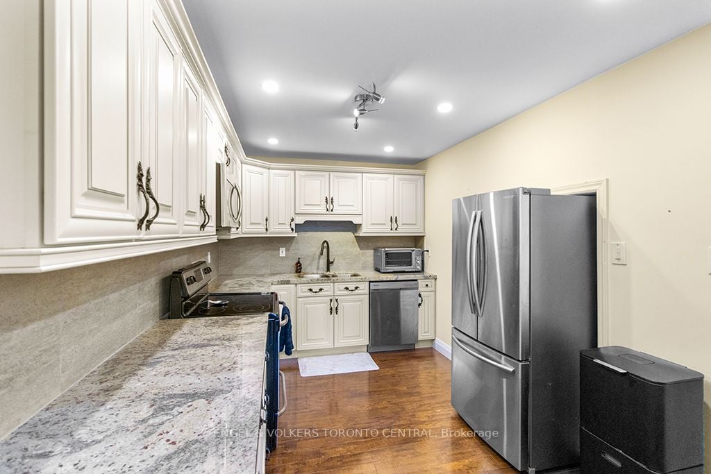 1030 Falgarwood Dr, #74