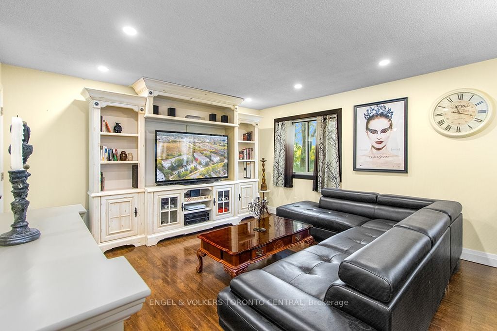 1030 Falgarwood Dr, #74