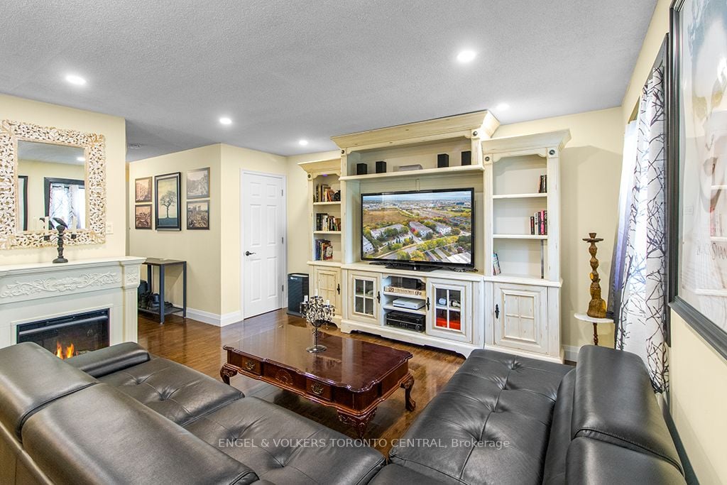 1030 Falgarwood Dr, #74