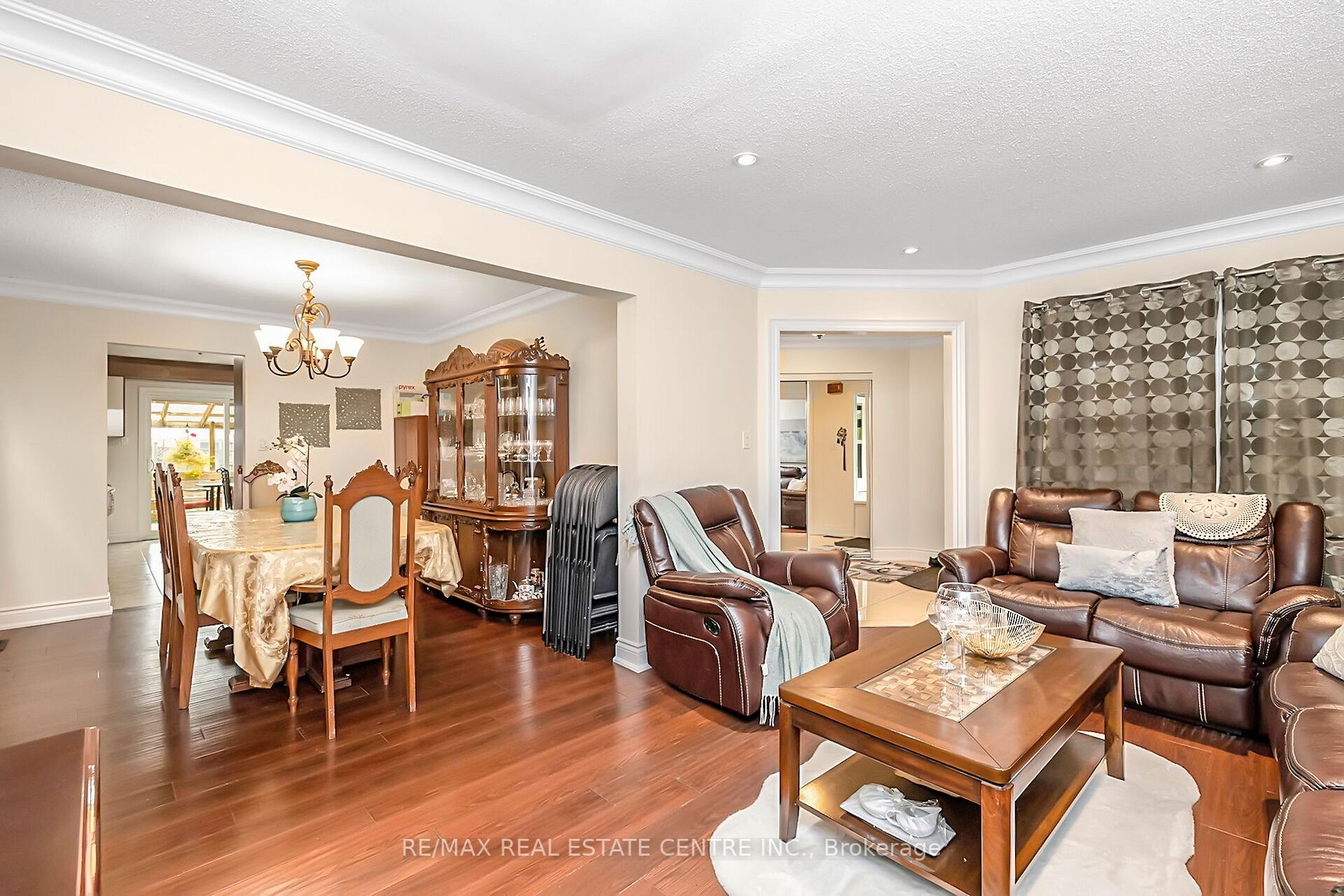 32 Myrtle Crt