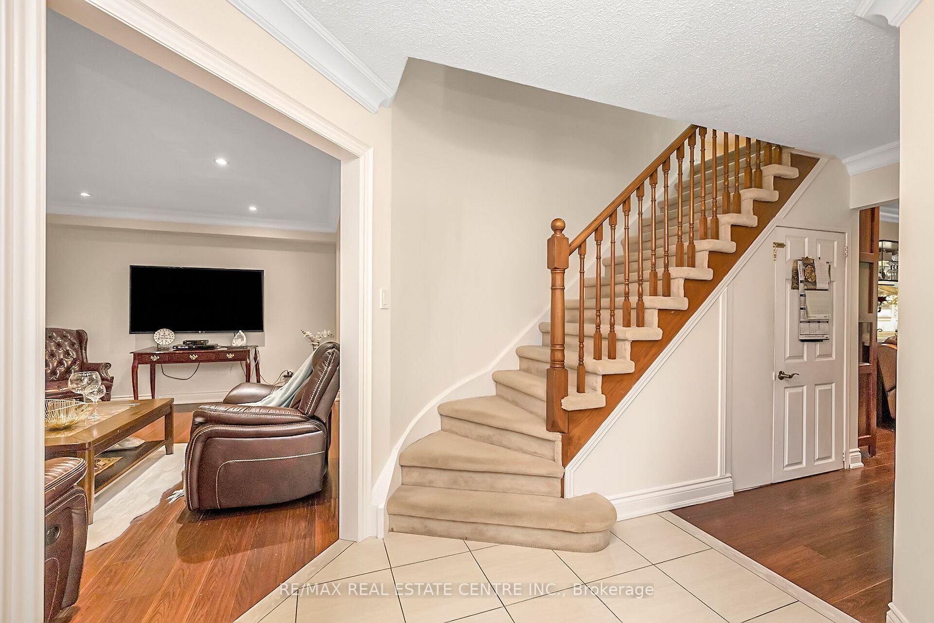 32 Myrtle Crt
