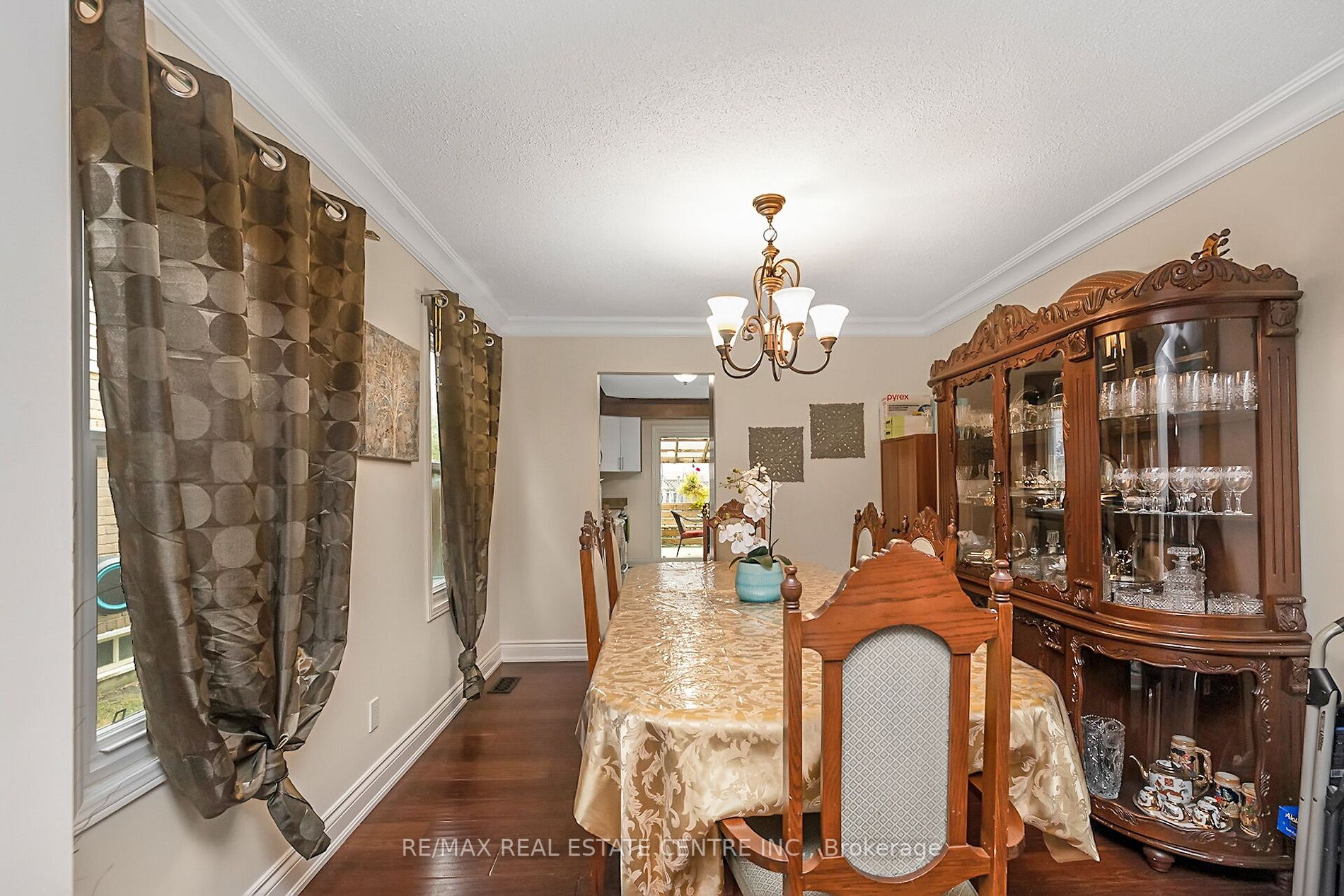 32 Myrtle Crt
