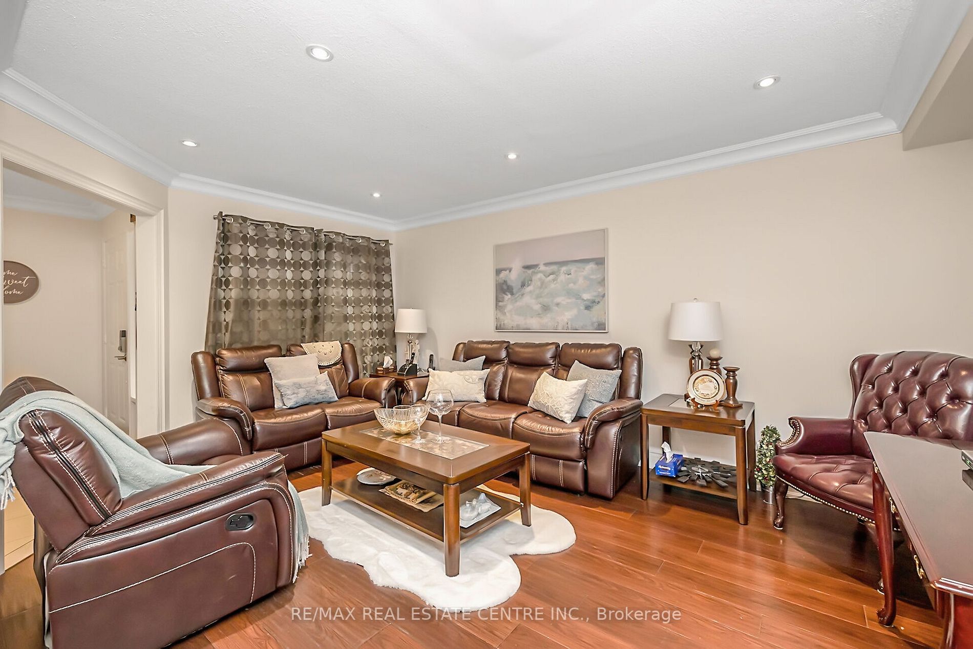 32 Myrtle Crt