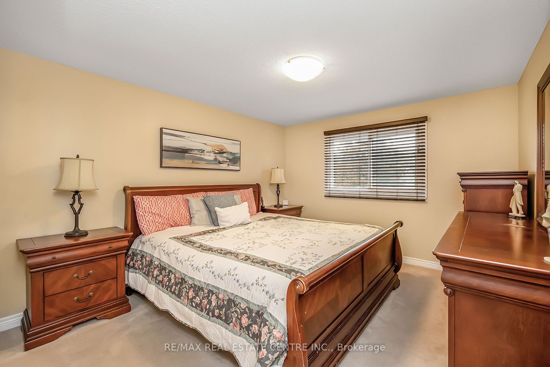 32 Myrtle Crt