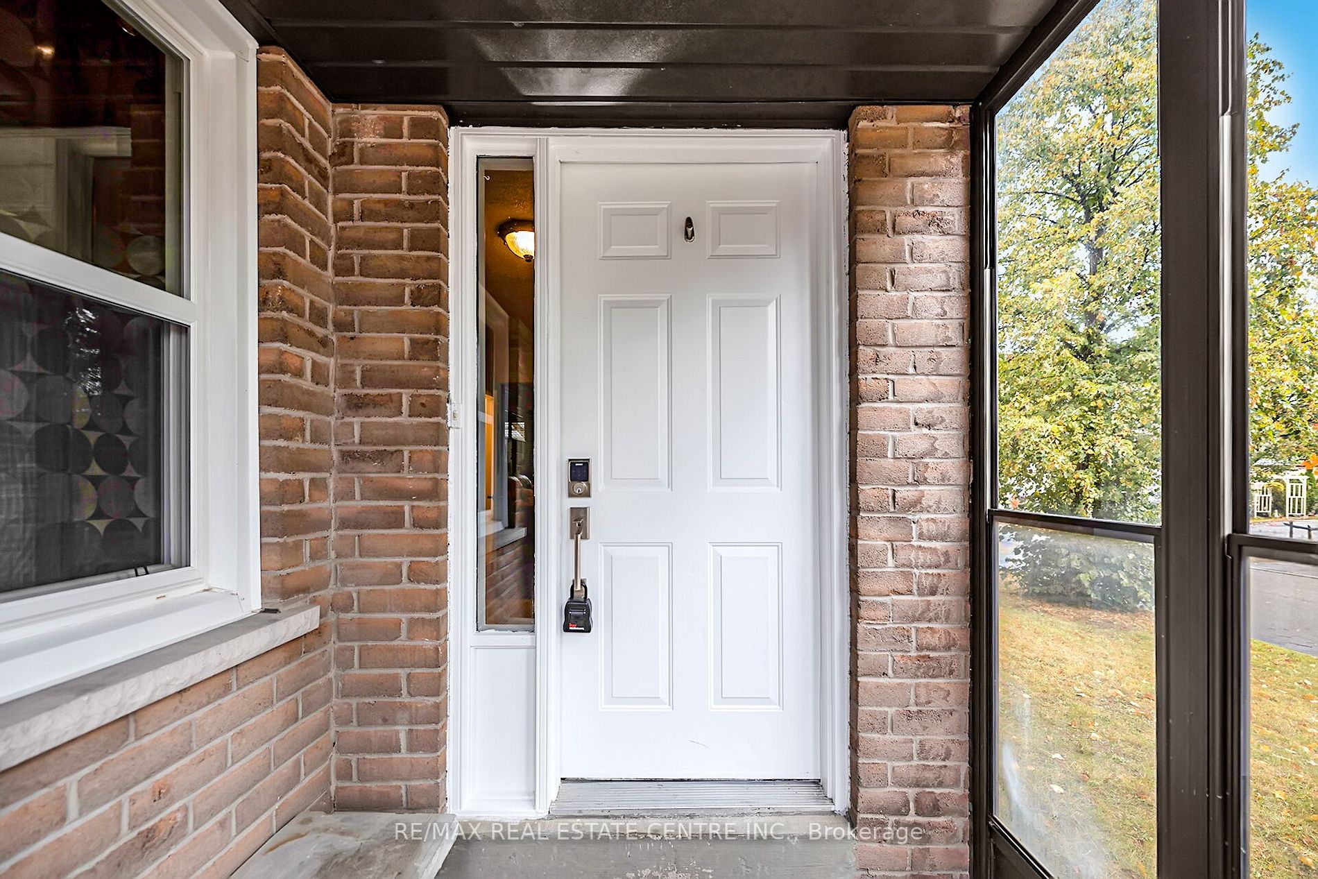 32 Myrtle Crt
