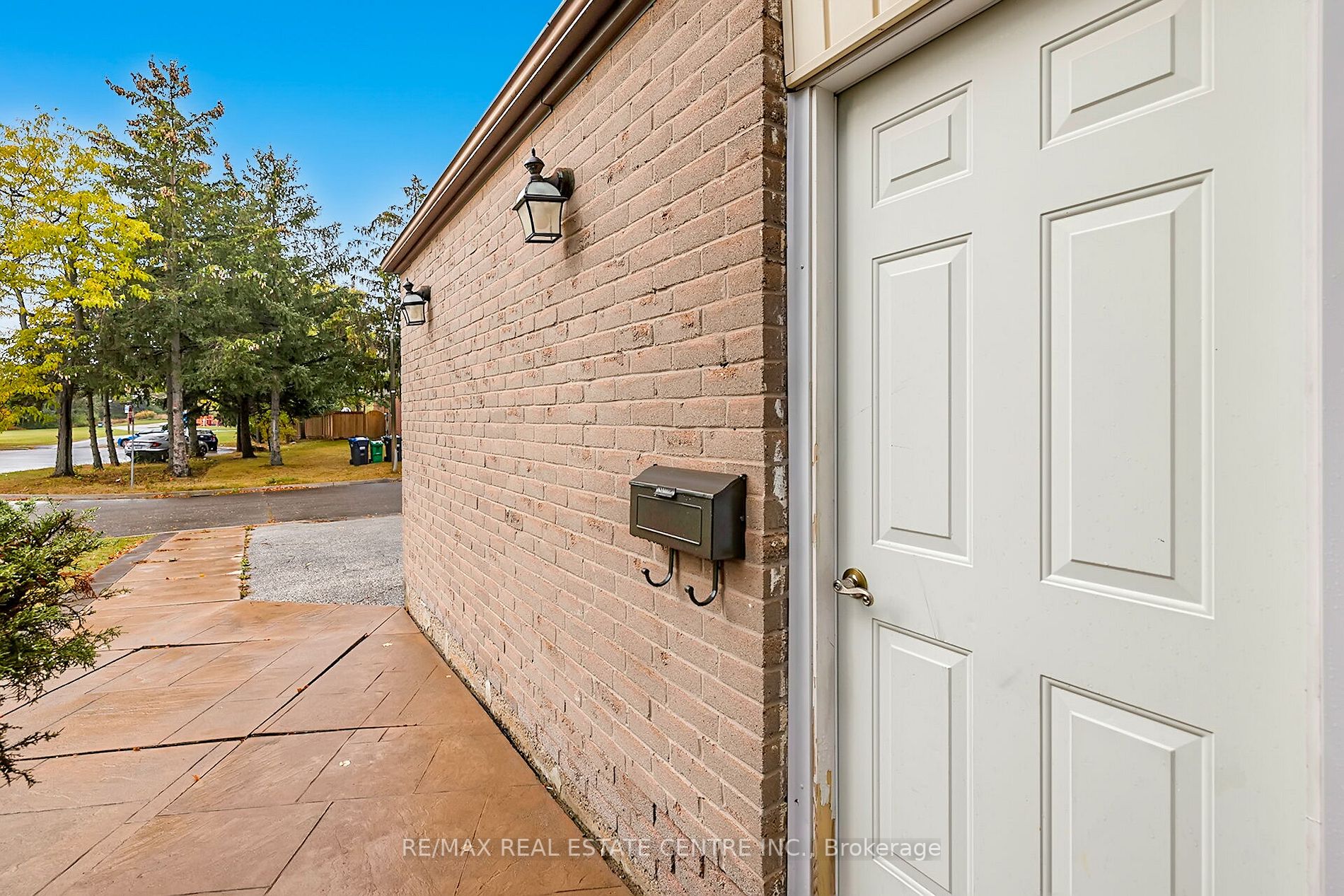 32 Myrtle Crt