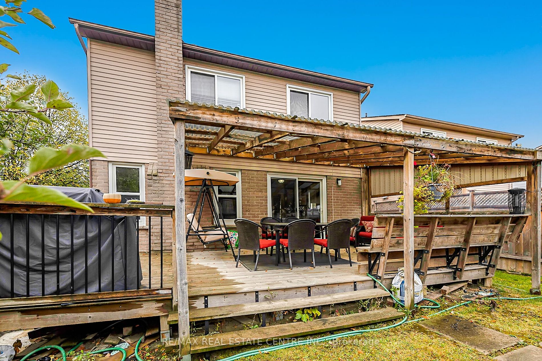32 Myrtle Crt