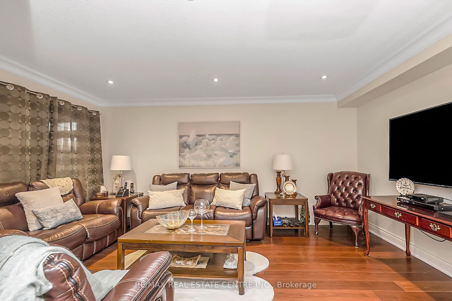 32 Myrtle Crt
