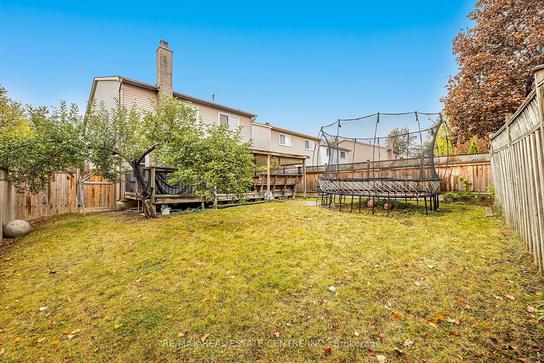 32 Myrtle Crt