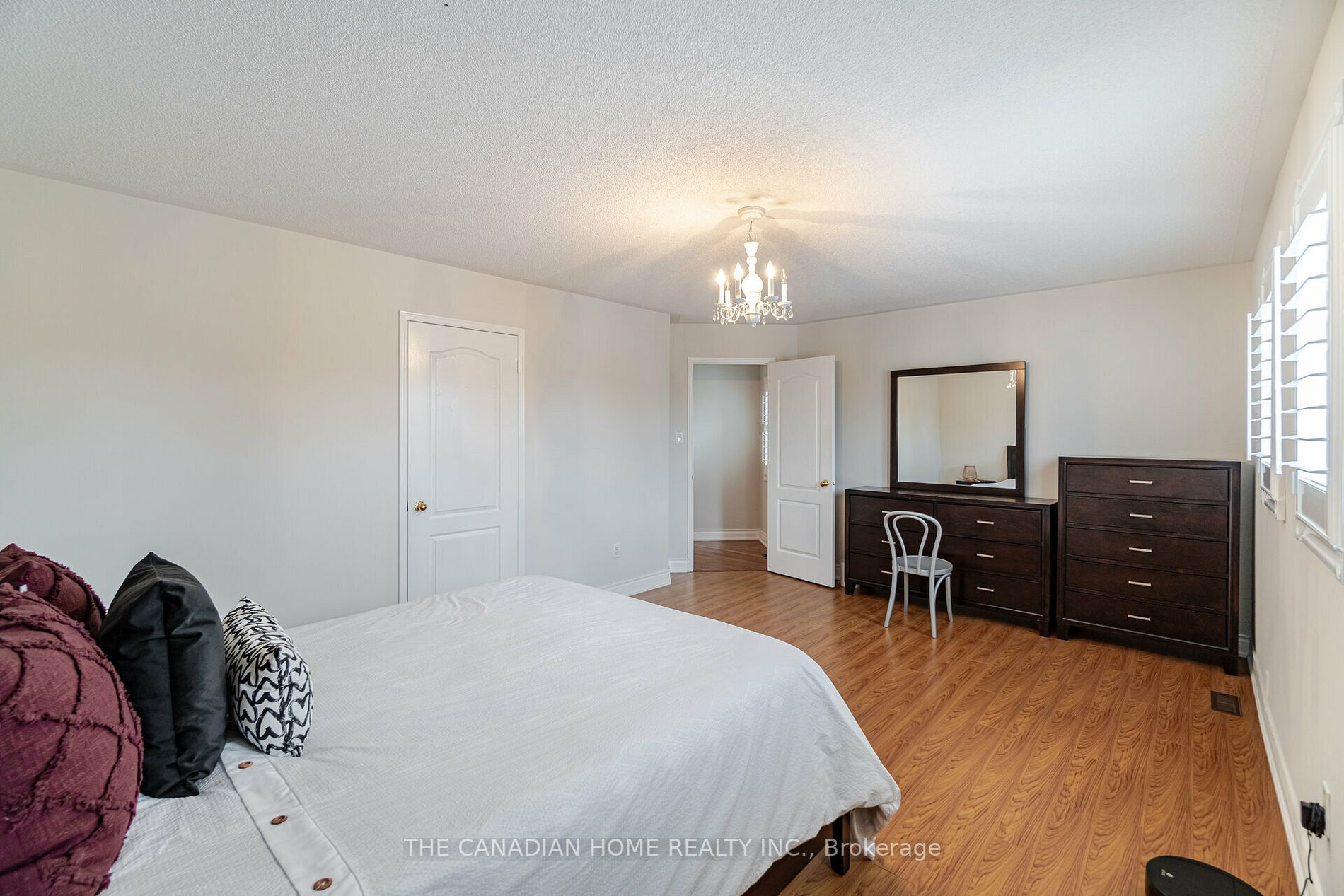6356 Newcombe Dr