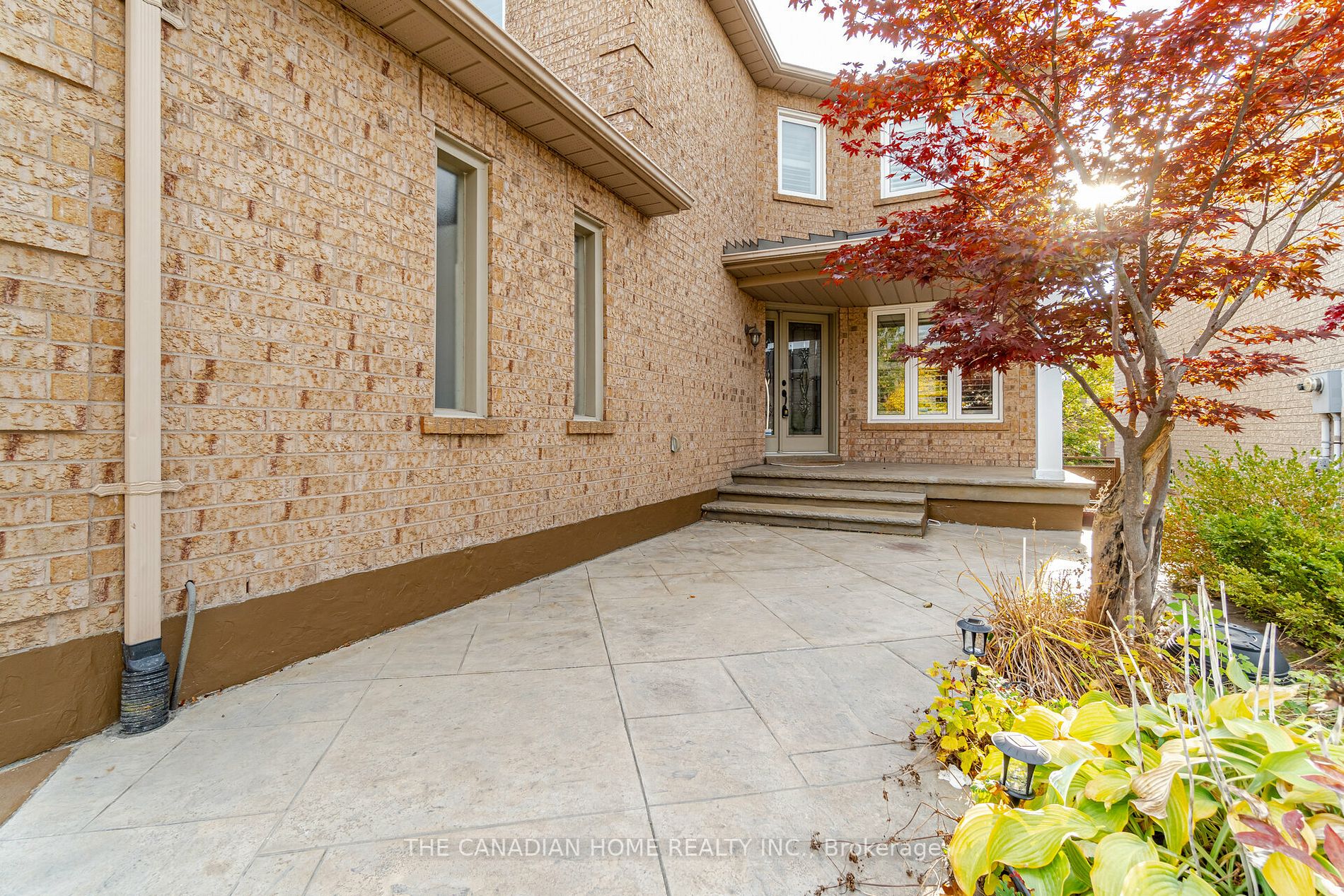 6356 Newcombe Dr