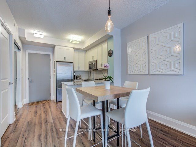 2 Old Mill Dr, #215