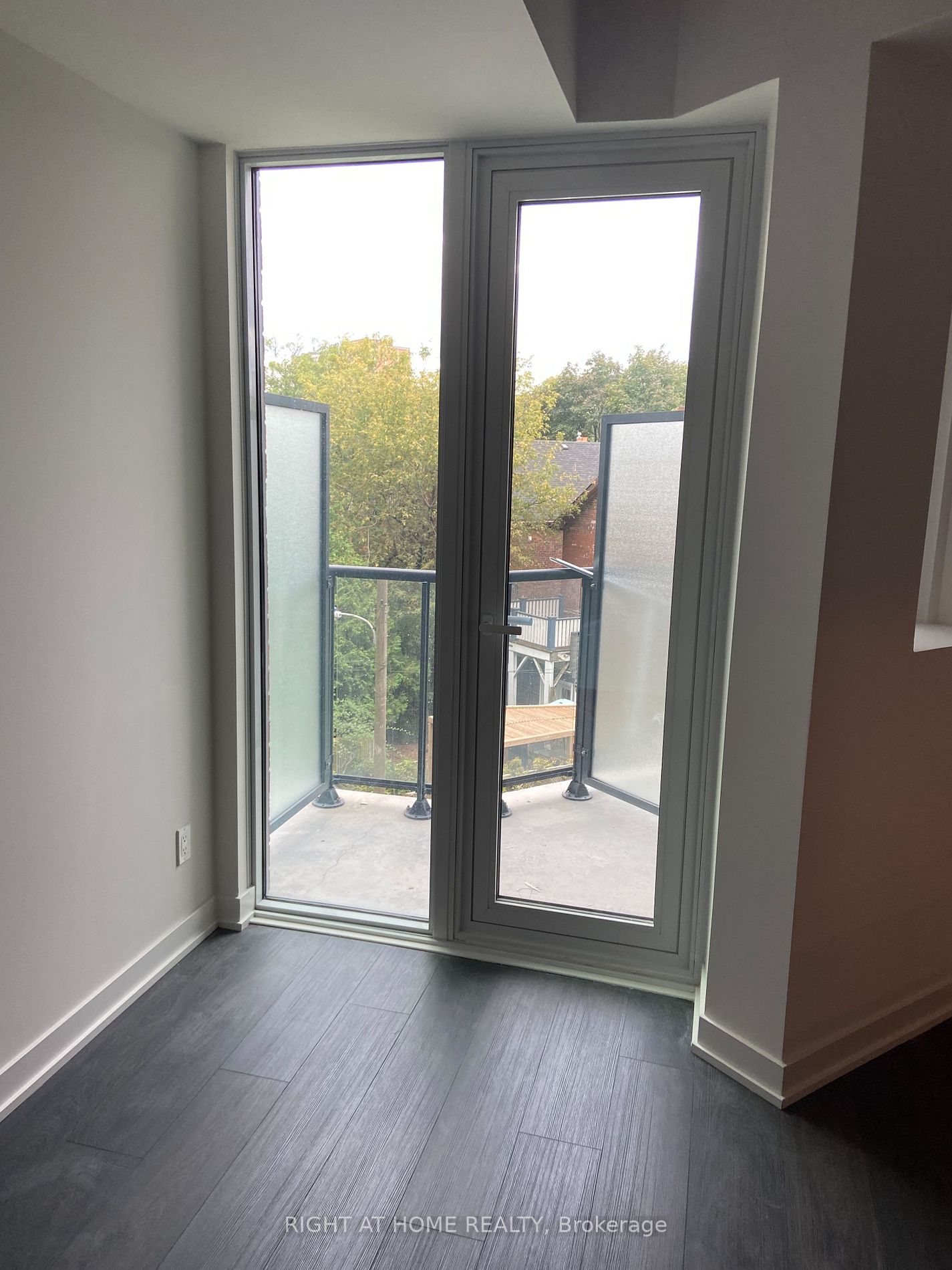 57 Brock Ave, #316
