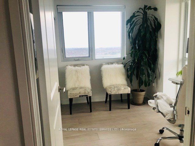 8 Nahani Way #1206