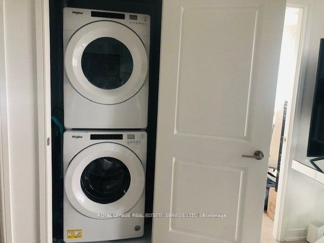 8 Nahani Way #1206