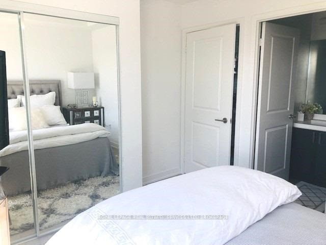8 Nahani Way #1206