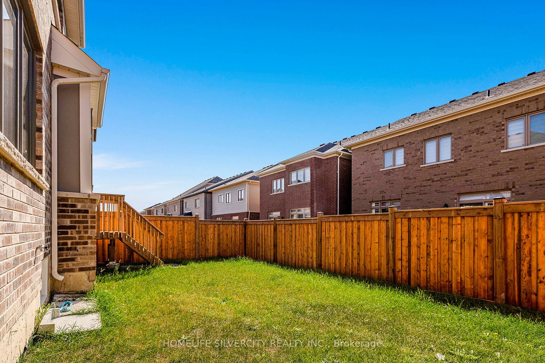 24 Speckled Alder St