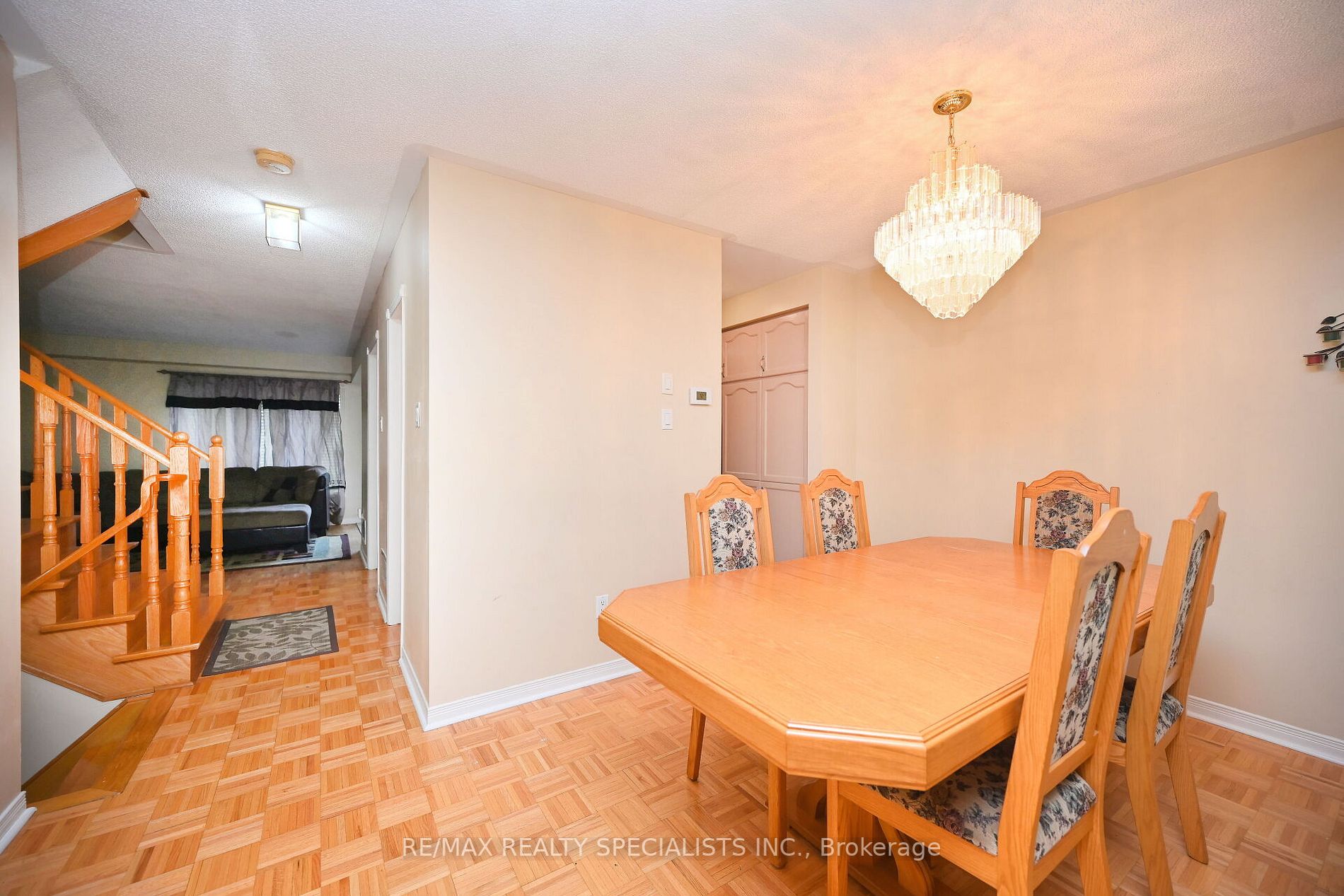70 Heartleaf Cres