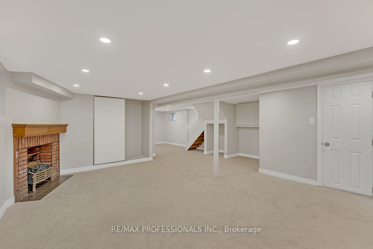 112 Clendenan Ave