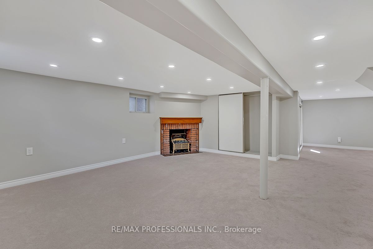 112 Clendenan Ave