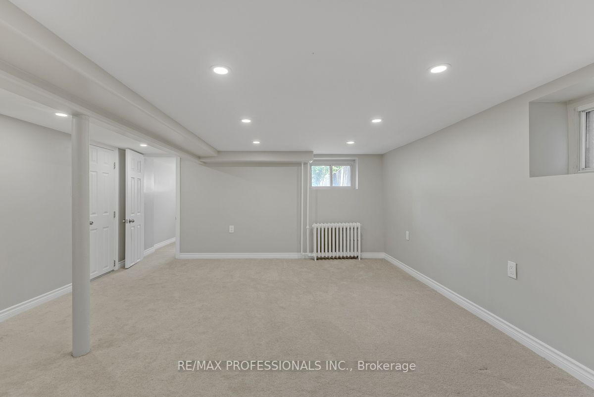 112 Clendenan Ave