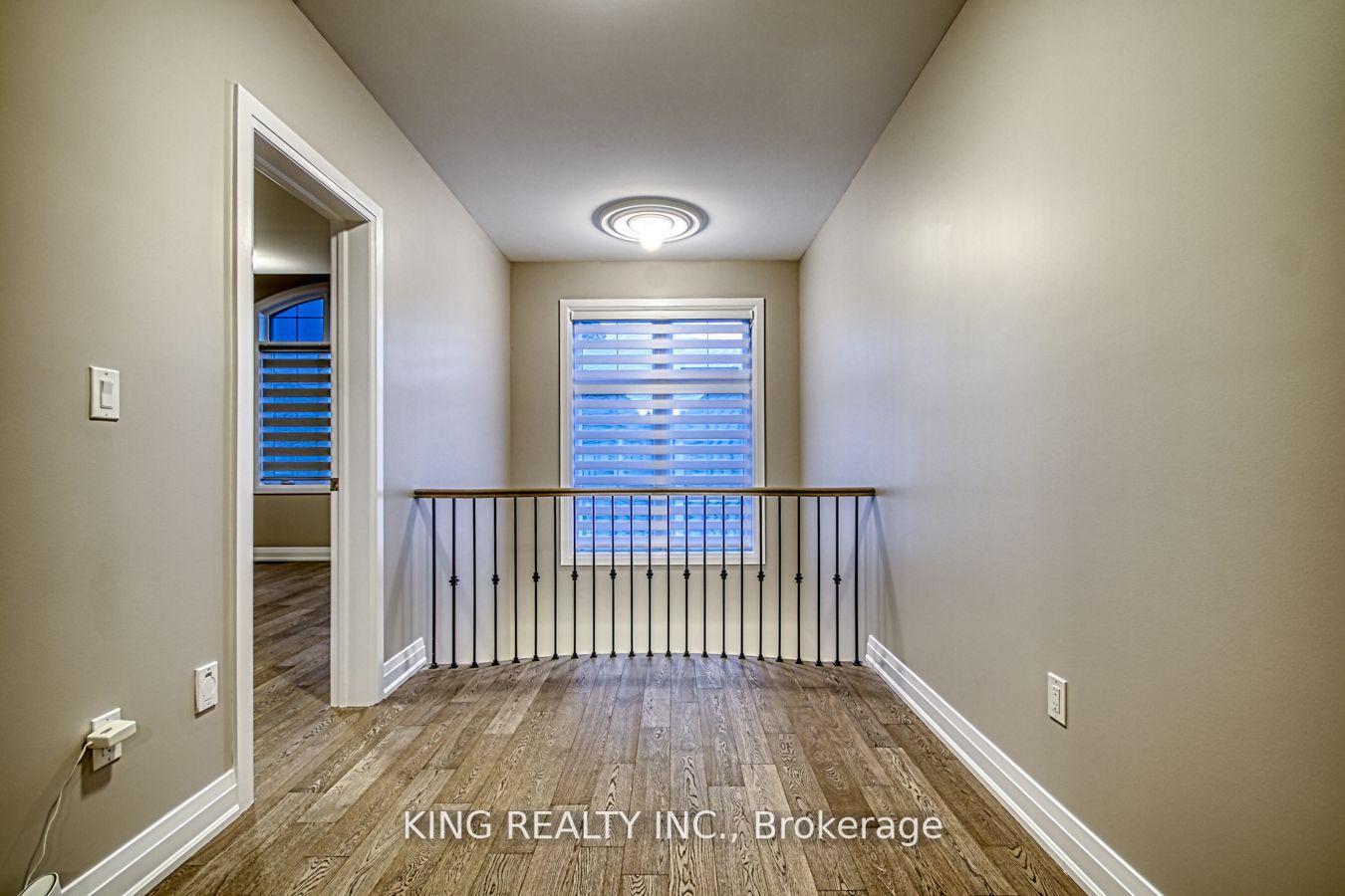 2326 Hyacinth Crescent