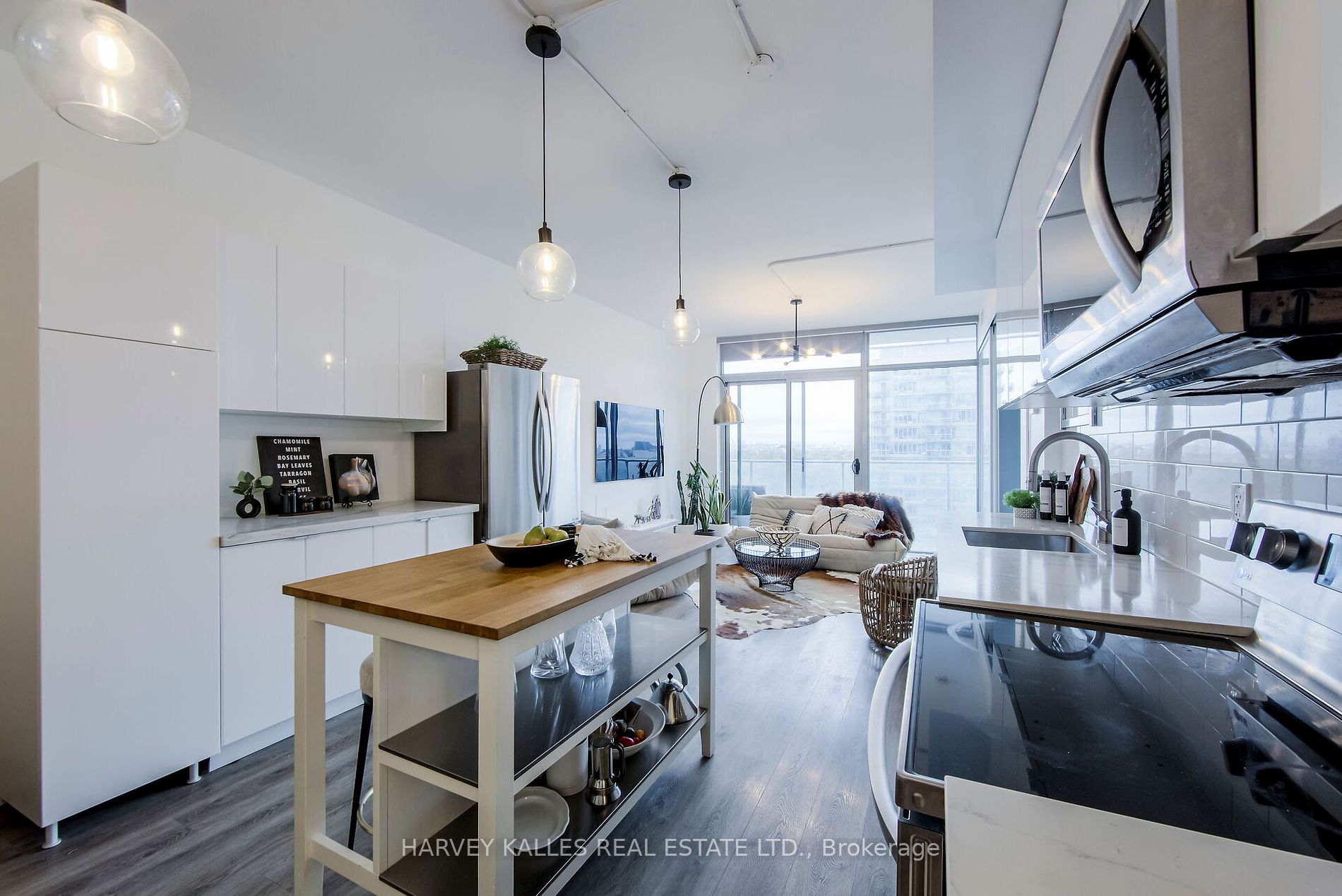 103 The Queensway, #2214