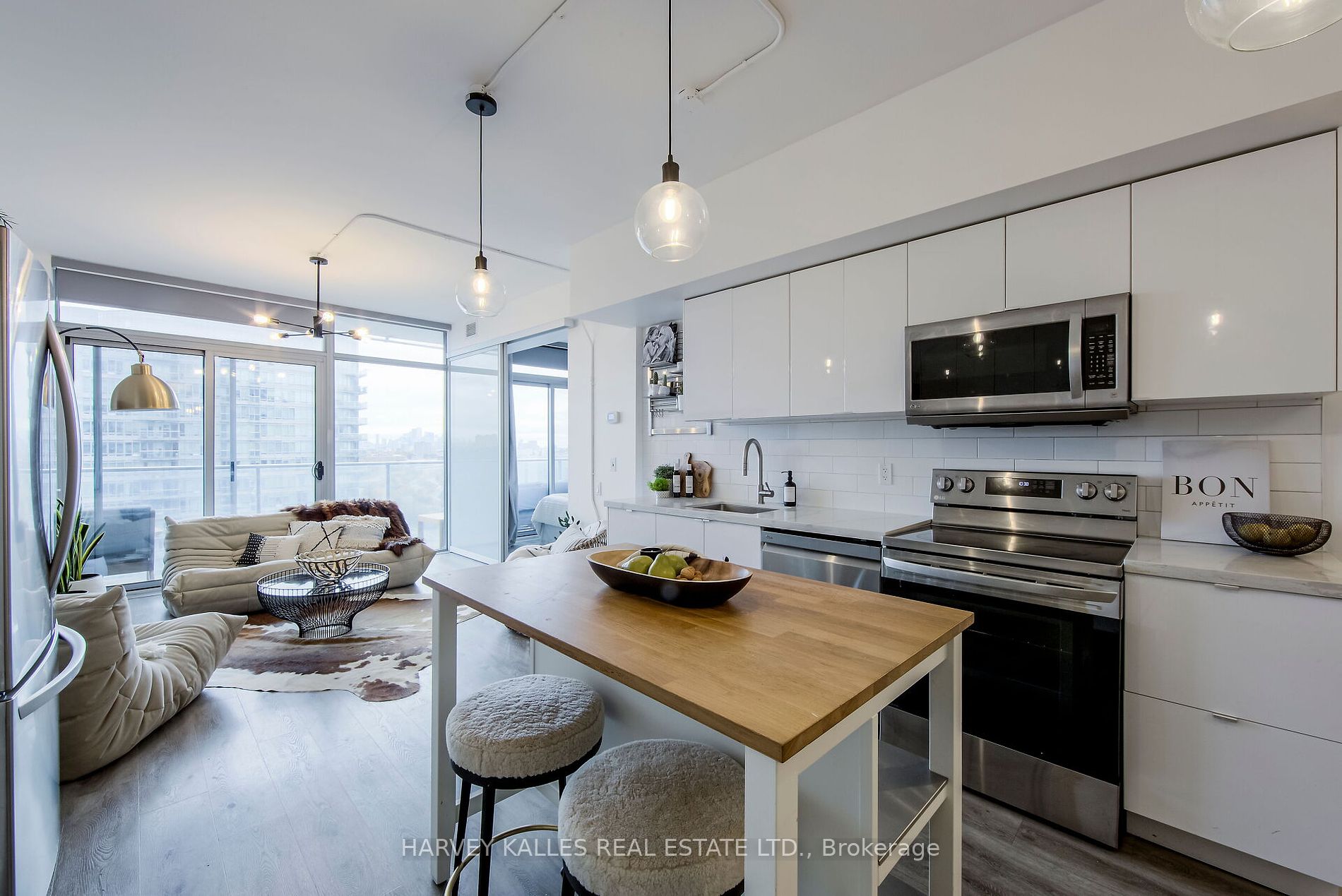 103 The Queensway, #2214