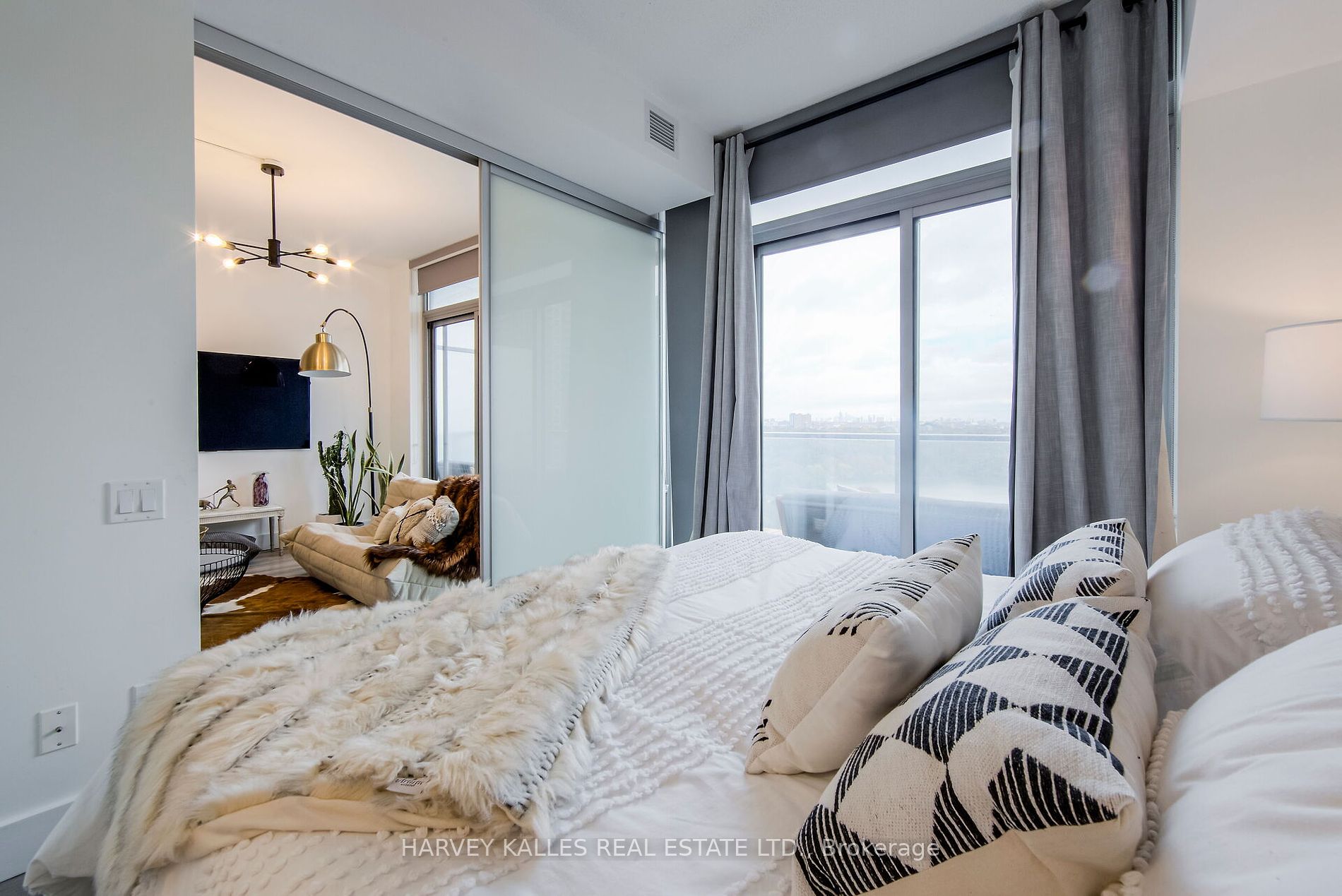 103 The Queensway, #2214