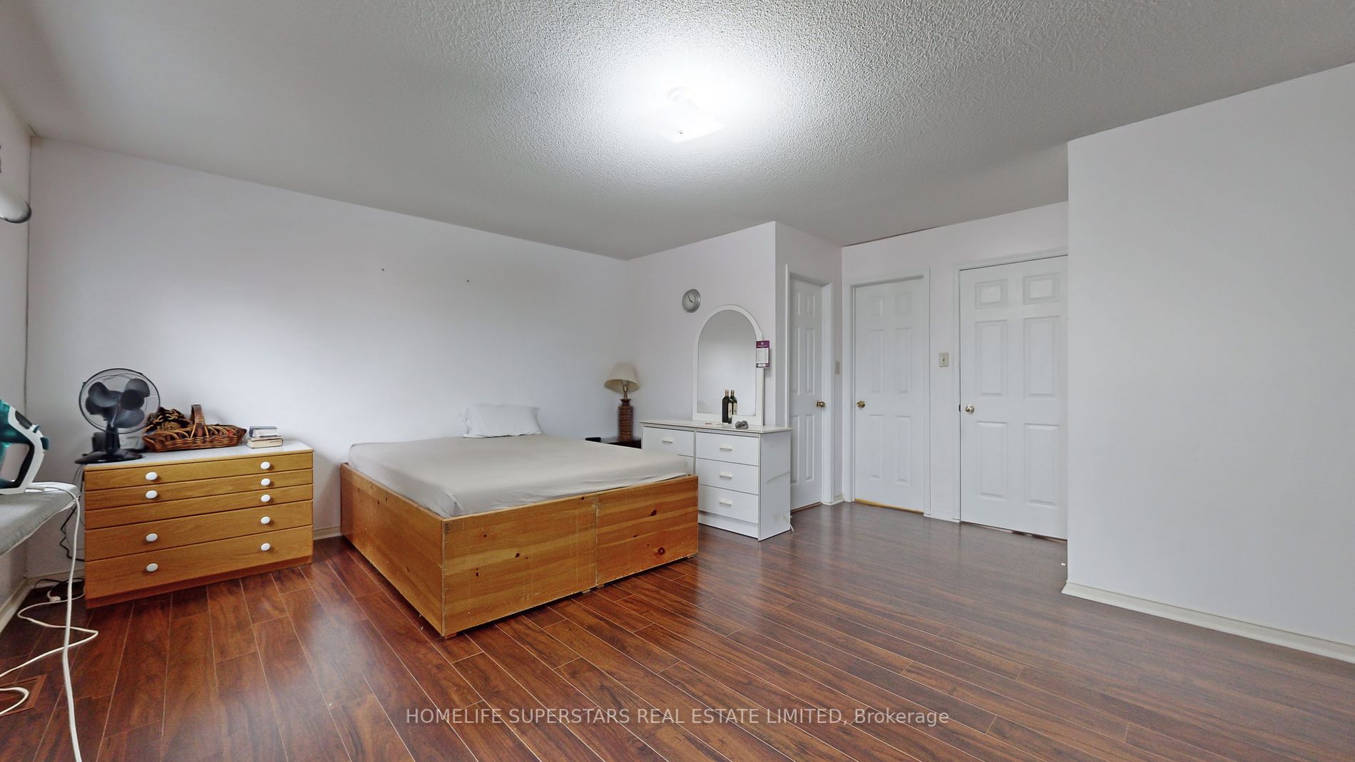 5236 Alicante St W