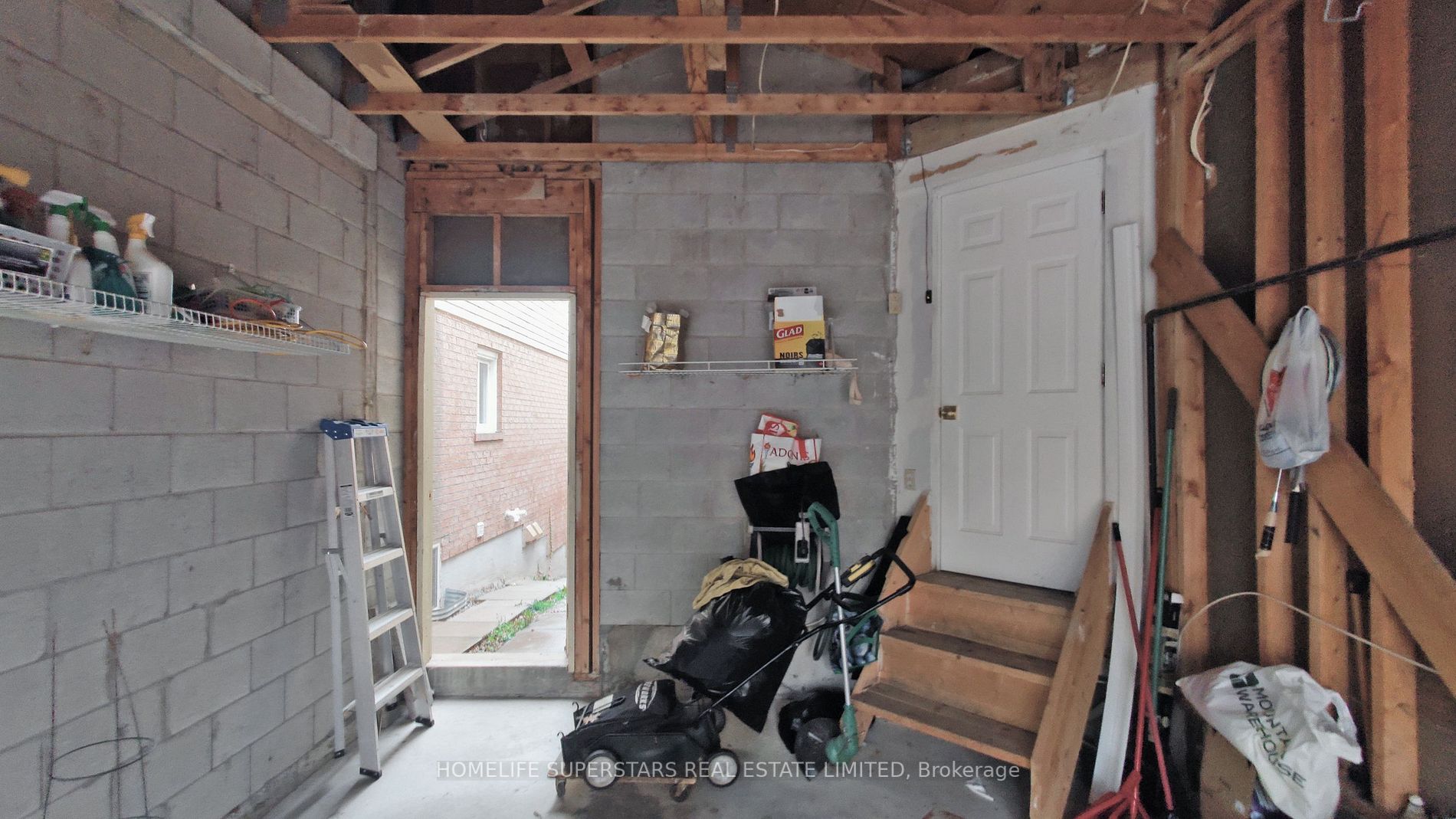 5236 Alicante St W