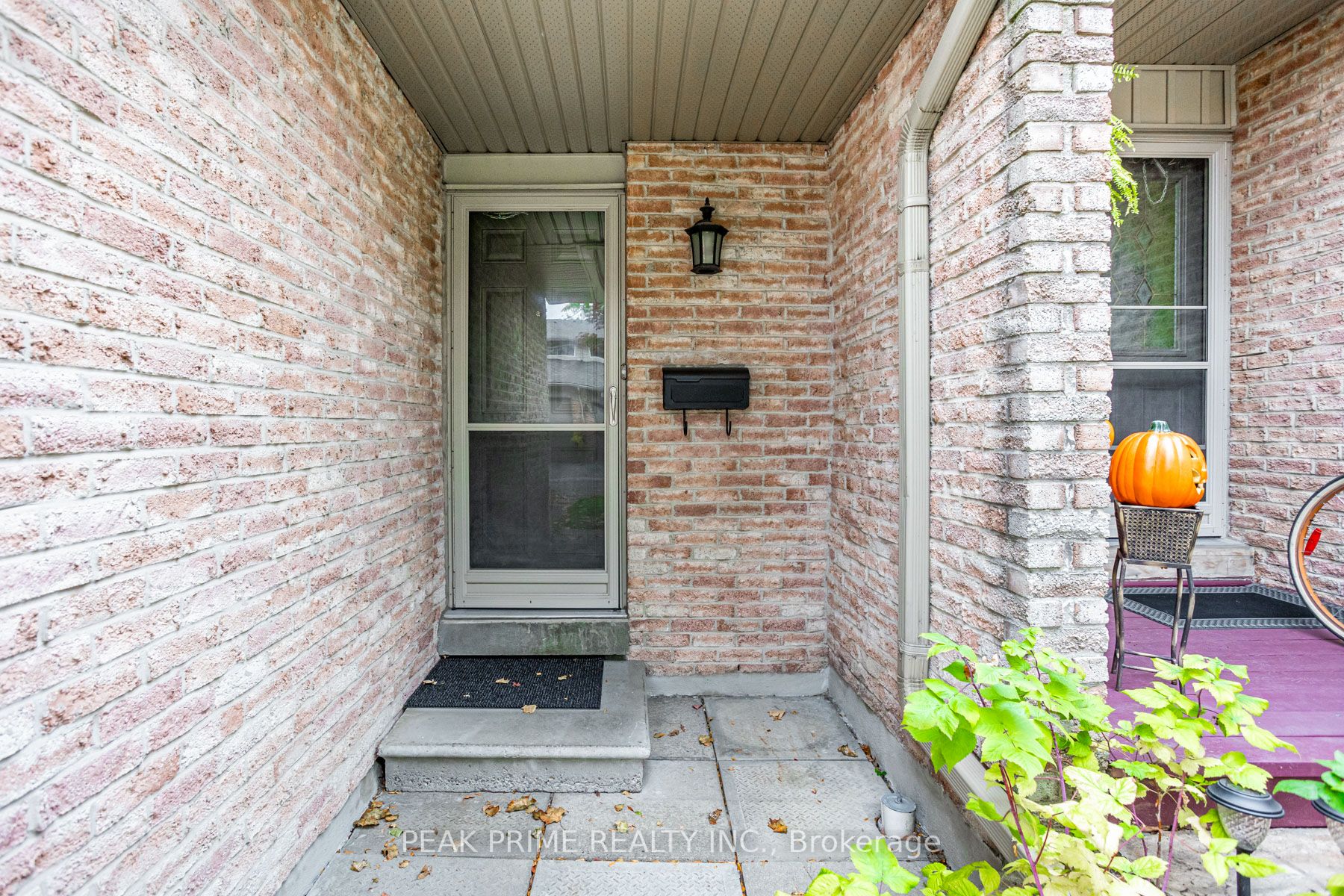 2075 Asta Dr, #28