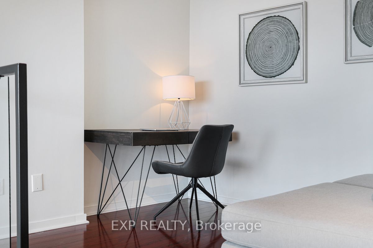 250 Manitoba St, #835
