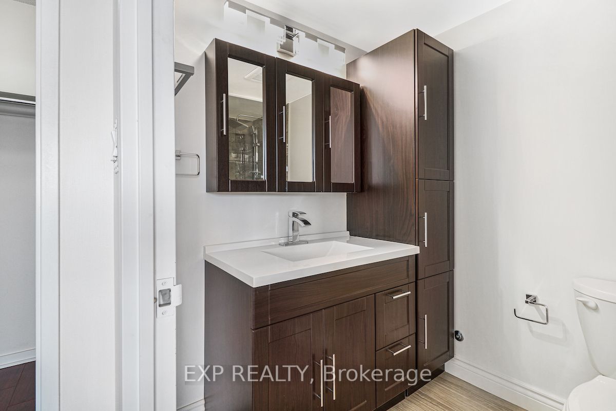 250 Manitoba St, #835