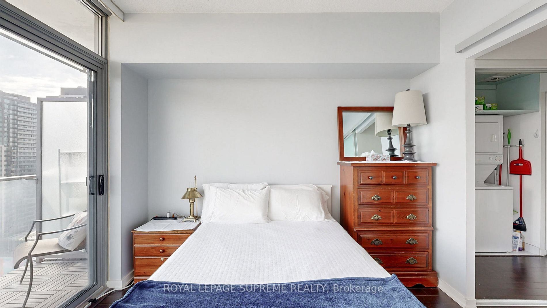 103 The Queensway Ave E, #2615