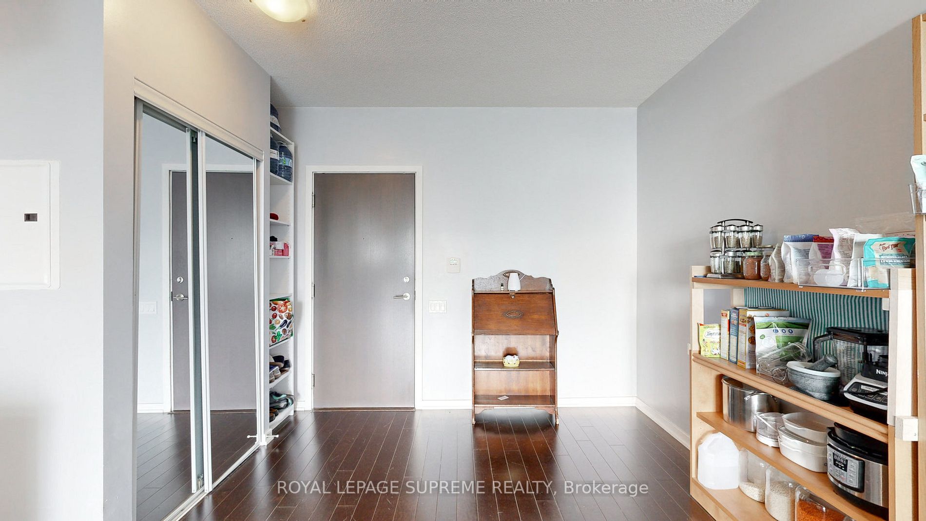 103 The Queensway Ave E, #2615