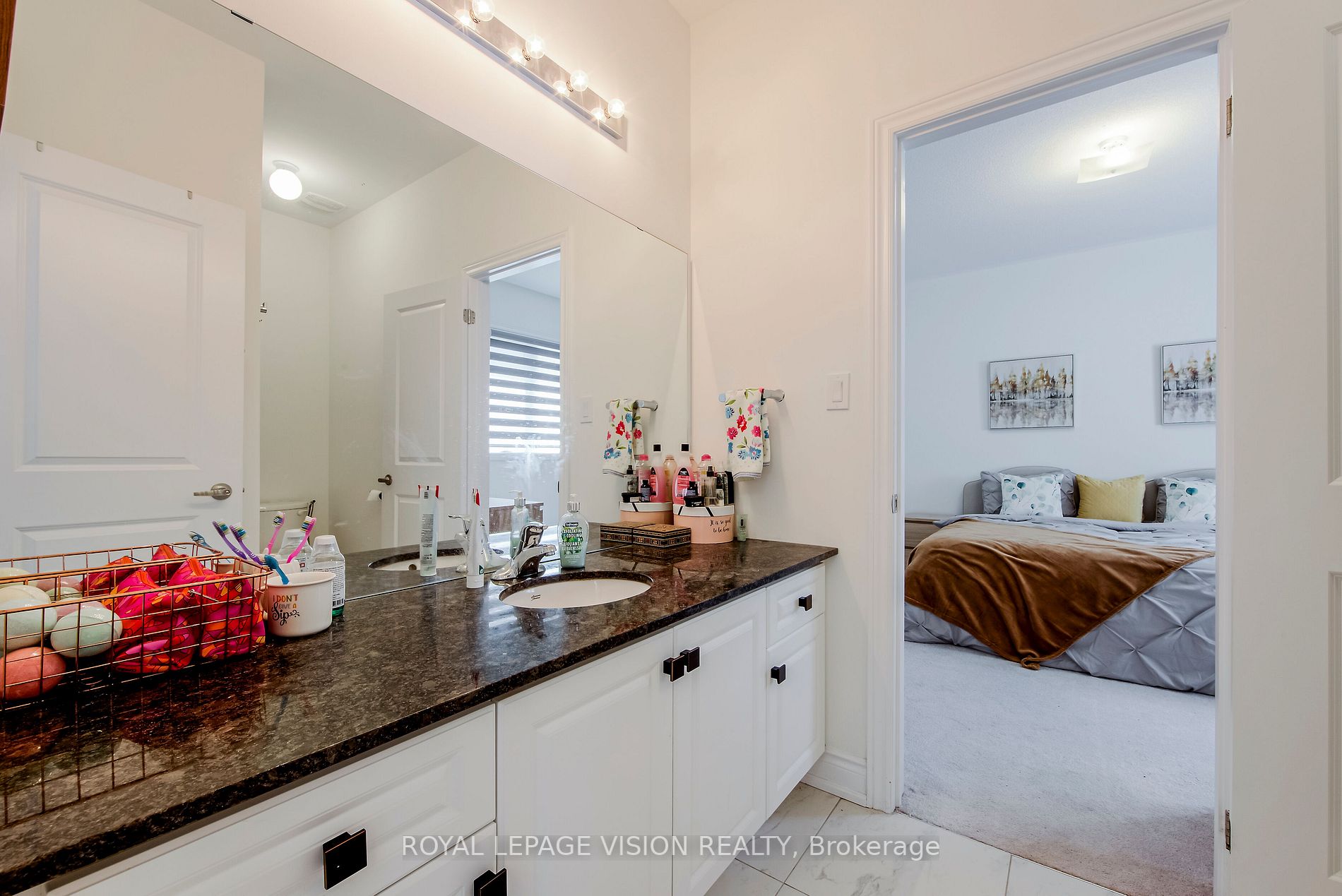 14 Lowell Cres